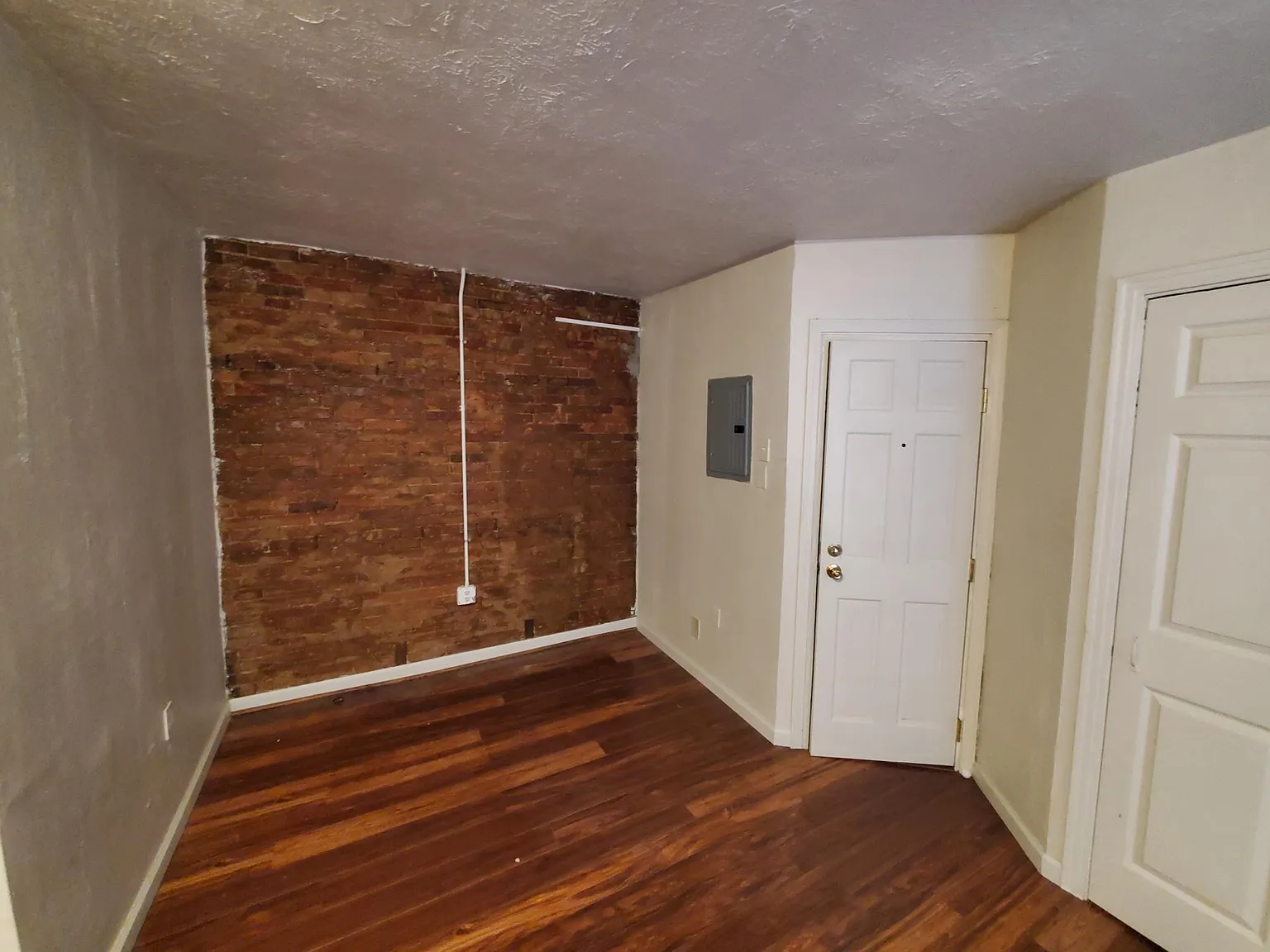 Studio, 325 sqft, $725 — Photo 2