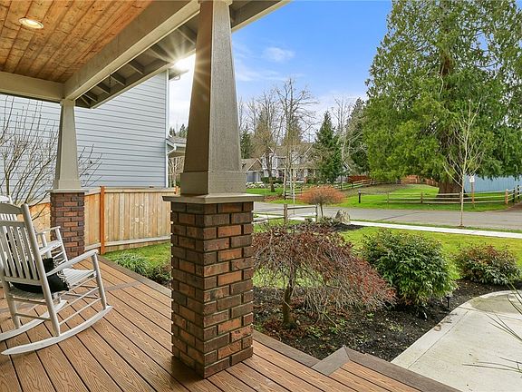 4th image of 311 103rd Ave NE