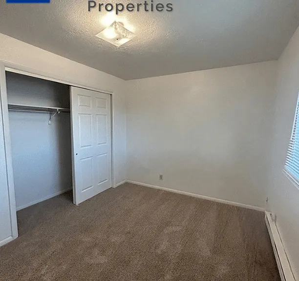 Main 819 S — Photo 25