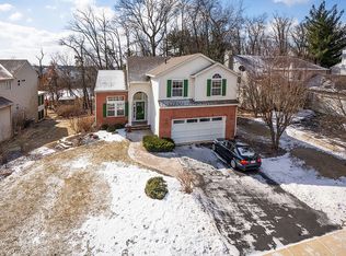 1189 Gloucester Rd, Woodridge, IL 60517