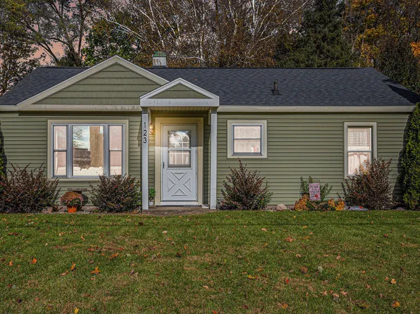 123 Carleton Dr N, Battle Creek, MI 49017