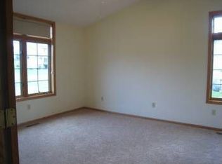 3803 Ladyslipper Ln N, Minneapolis, MN 55443