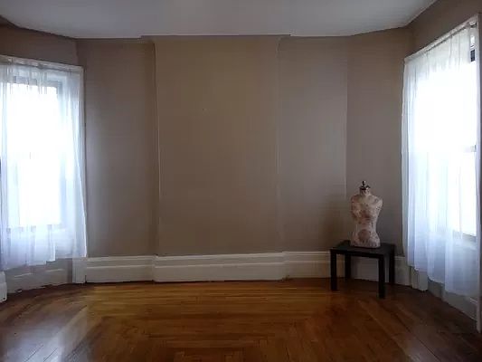 2nd image of 94 Hamilton Pl #4