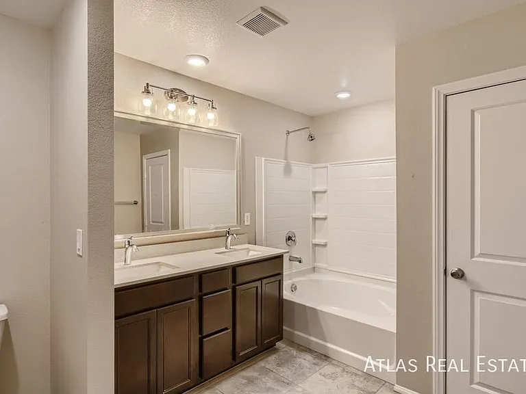 10380 Foramore Ct — Photo 8