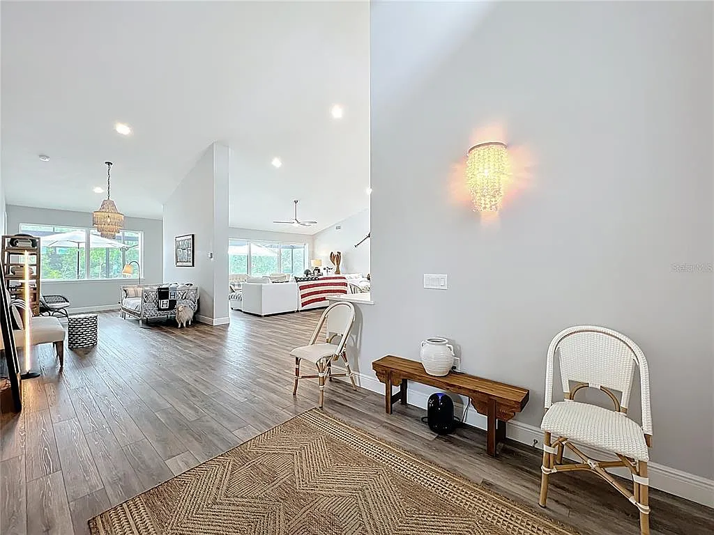 4 bed, 3.5 bath, 3100 sqft, $8,000 — Photo 4
