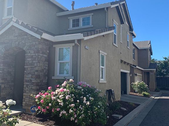 2nd image of 2576 Cottage Pointe Dr