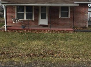 25 Maple St, Milroy, PA 17063