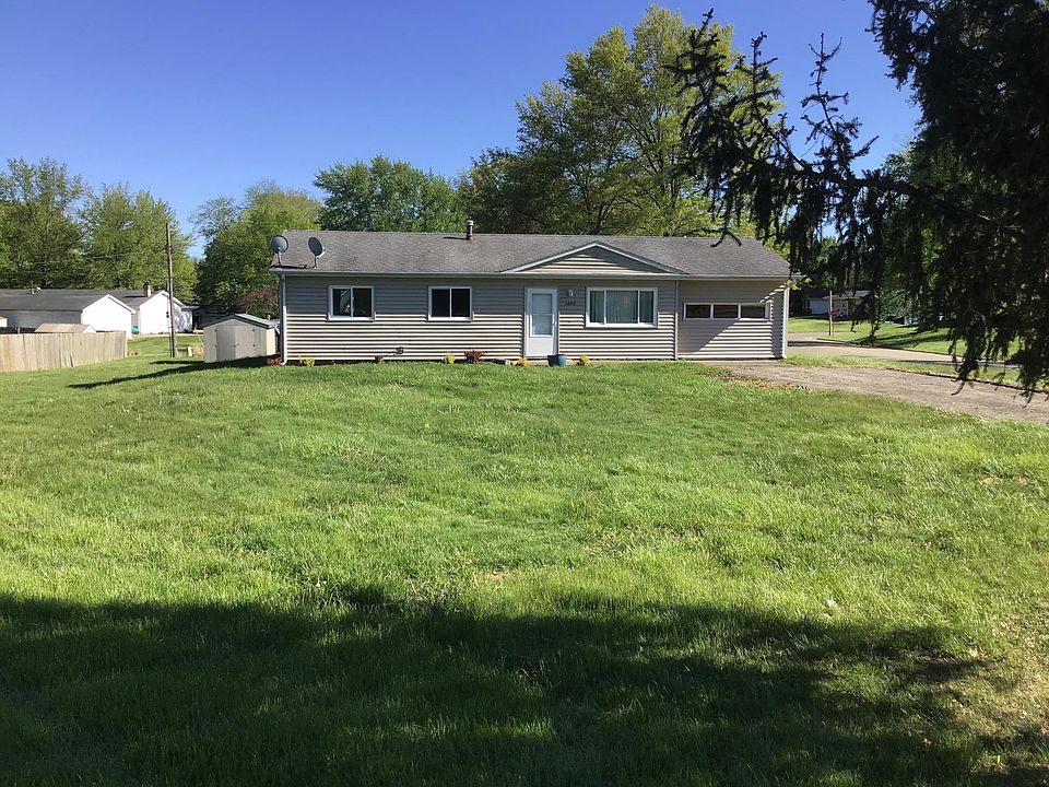 1600 E Walnut St, Chatham, IL 62629 | Zillow