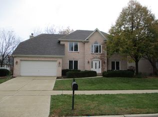 2715 Ginger Woods Dr, Aurora, IL 60502