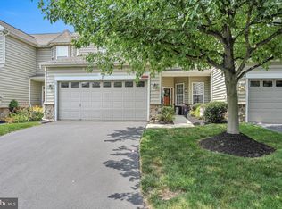 302 Ridgeview Dr, Morgantown, PA 19543