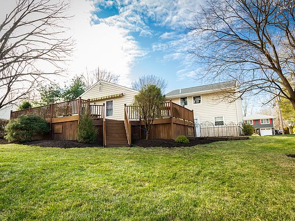 Park-like Backyard.