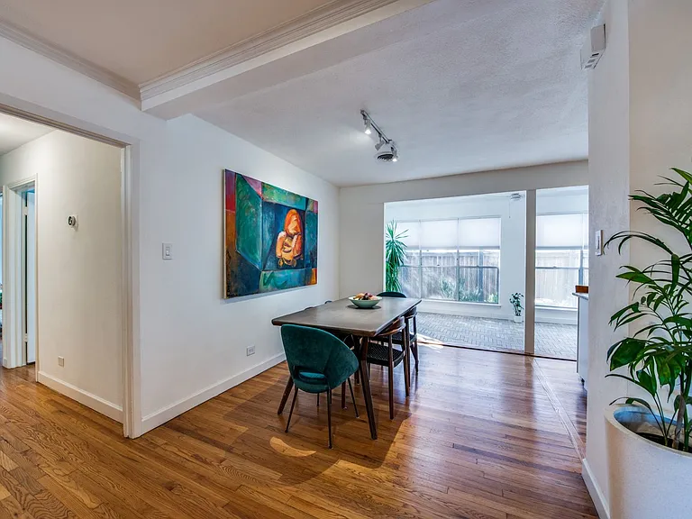 102 Wellesley Blvd — Photo 4