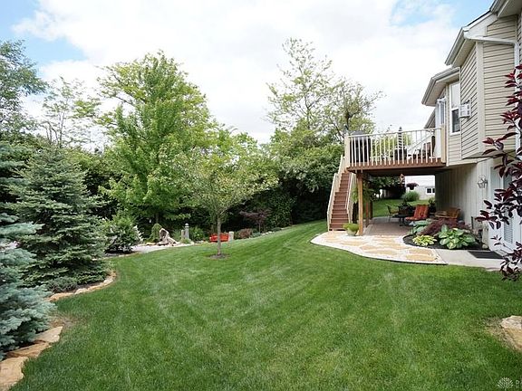 3rd image of 390 Bridle Creek Dr