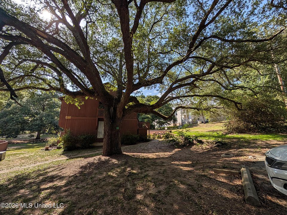 1st image of 232 Lakeside Villa