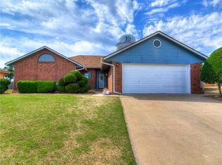 1116 Shelly Rd, Yukon, OK 73099