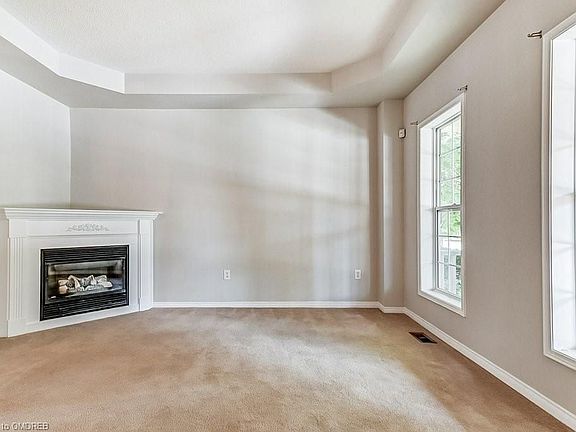 4th image of 90 Gatwick Dr