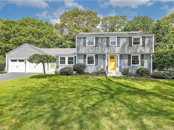 15 Lafayette Rd, Barrington, RI 02806