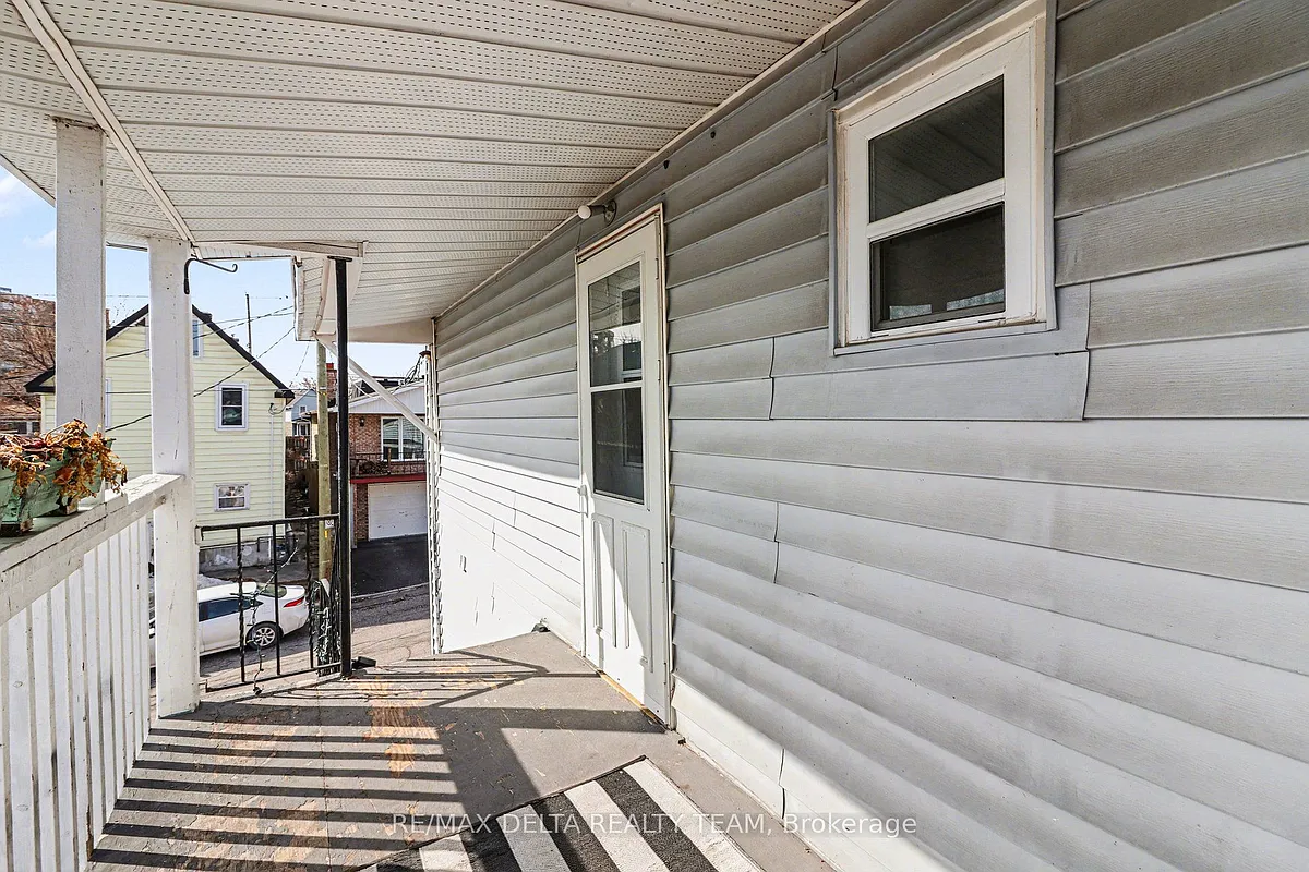 Building Photo - 273 Shakespeare St
