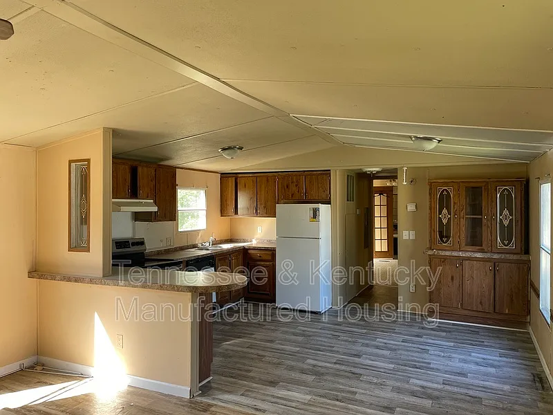 220 Eller Dr