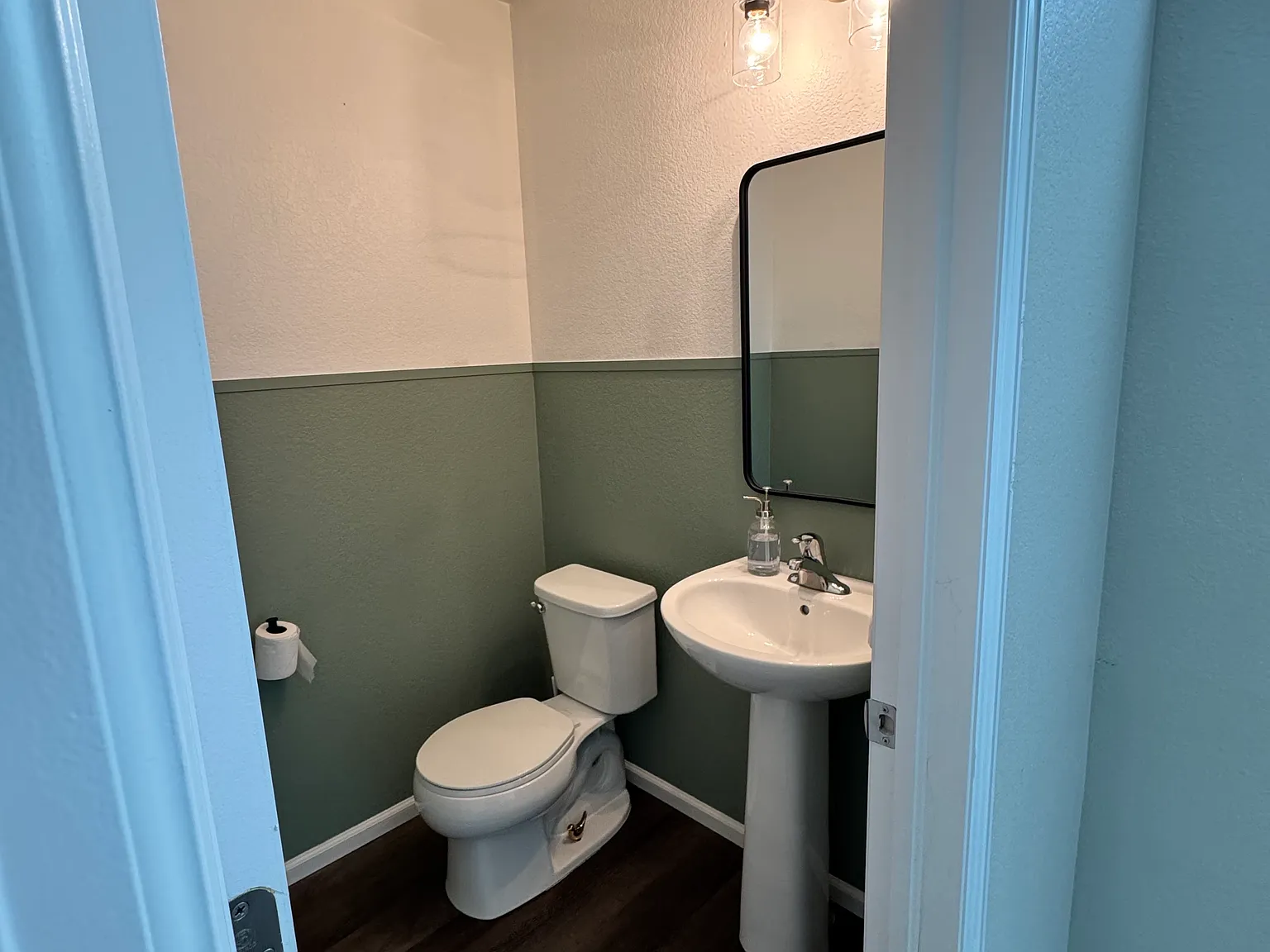 4 bed, 2.5 bath, 2248 sqft, $2,850 — Photo 4