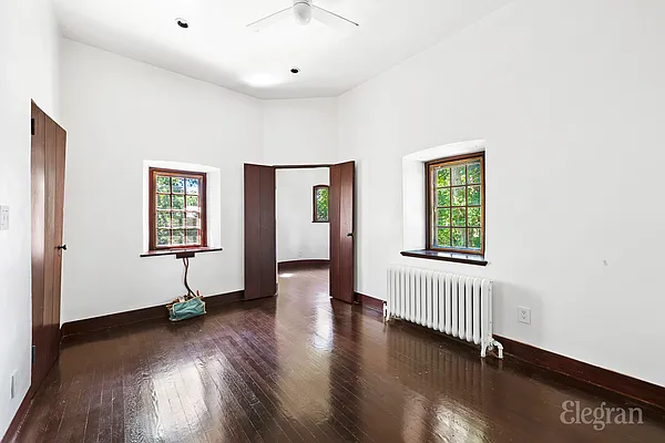 Sold by Elegran | media 16