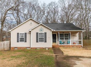 818 Thistle Ct, Boiling Springs, SC 29316