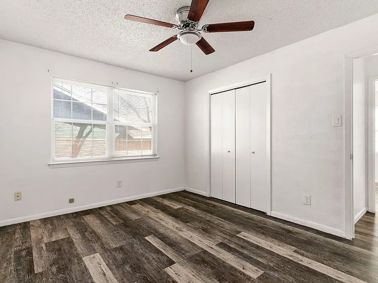 1203 Hughes Ave — Photo 10