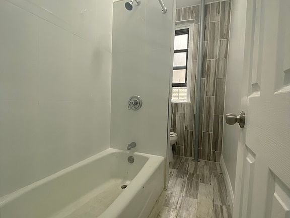 3rd image of 1690 Clay Ave #C42