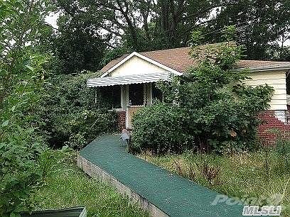 1st image of 373 Beachview St