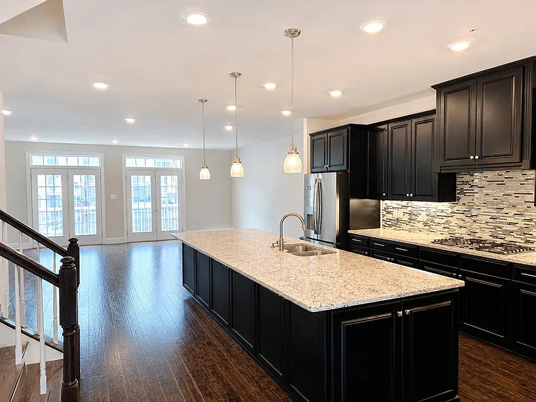 506 Cliff Ln — Photo 1