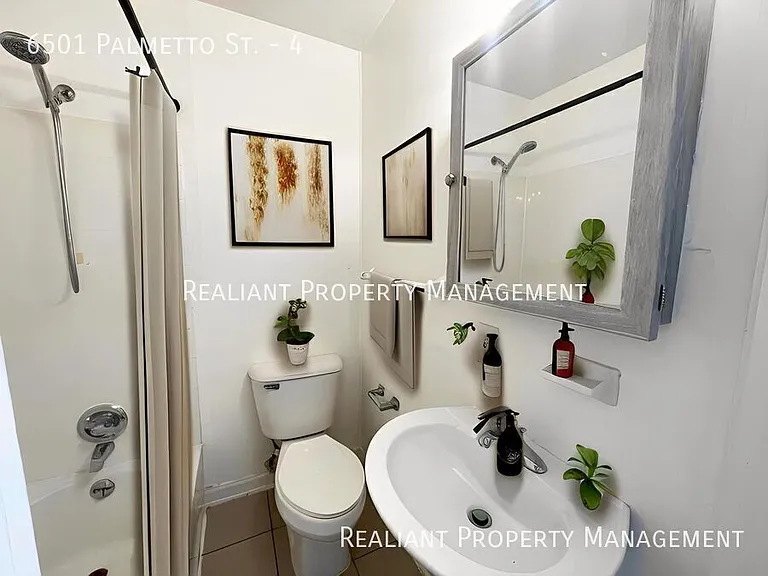 6501 Palmetto St #4 — Photo 8