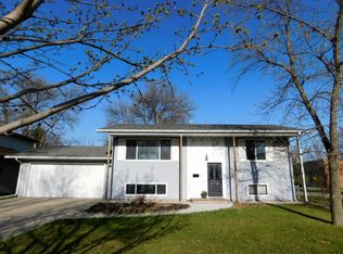401 Maple Ln, Moorhead, MN 56560