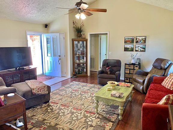 2nd image of 5517 Sand Flat Rd