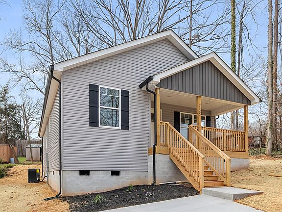 3rd image of 735 8th Avenue Ct SE