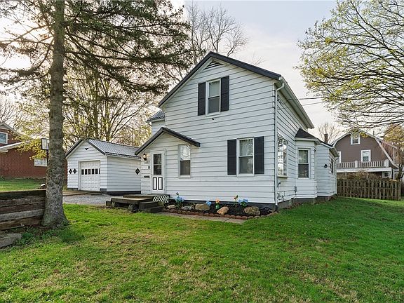 2nd image of 1438 E Main St