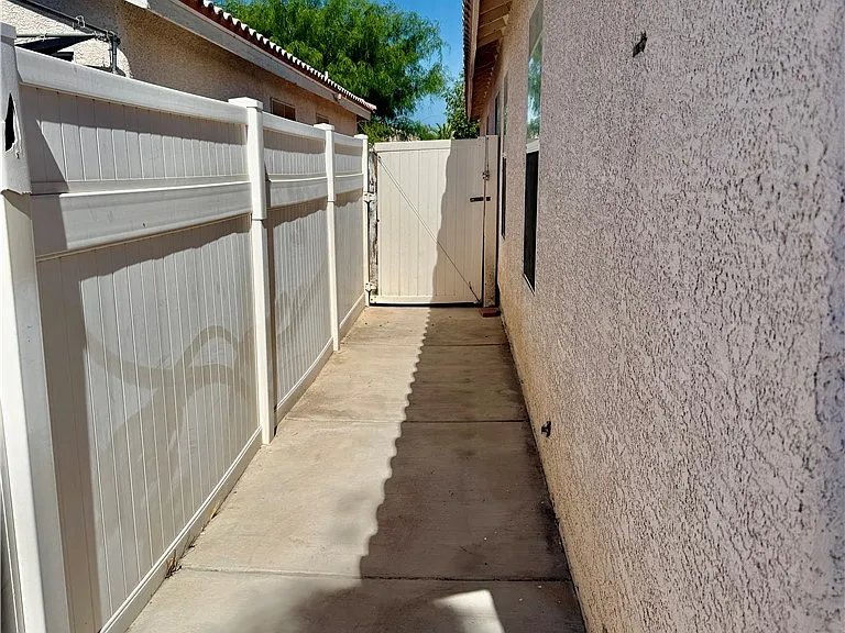 4851 Stormy Ridge St — Photo 22