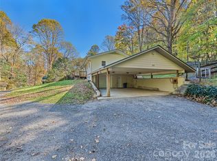 193 C E Smathers Dr, Waynesville, NC 28786