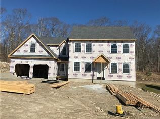 324 Deerfield Ridge Dr, Groton, CT 06355