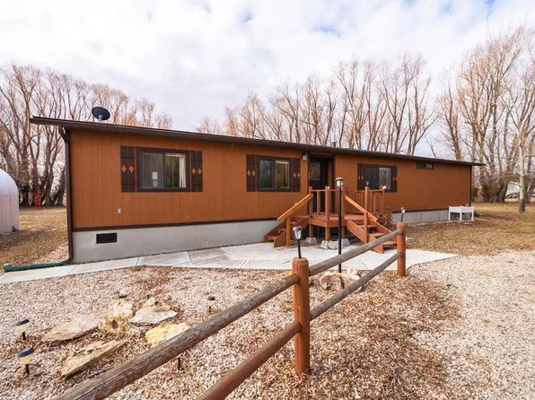 32 McCullough Rd, Cody, WY 82414
