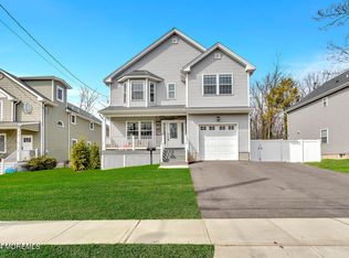 641 Ridgedale Ave, Woodbridge, NJ 07095