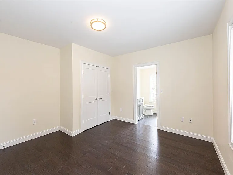 57-59 Catherine St #2 — Photo 9