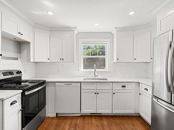 5th image of 106 Lynnfield St