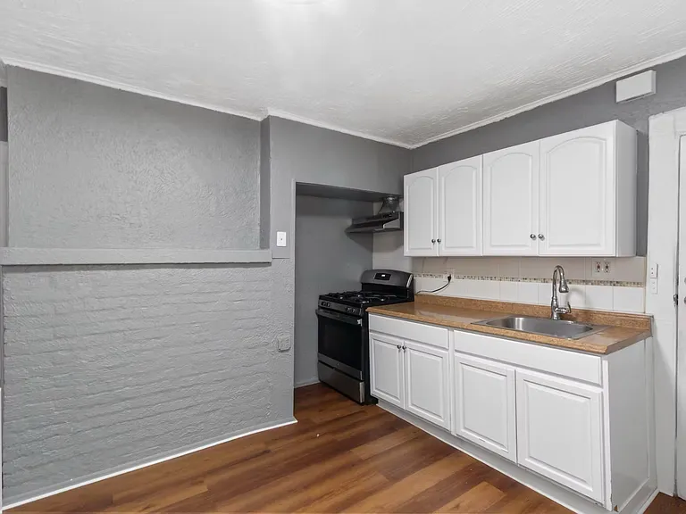 11 Joyce St #2 — Photo 4
