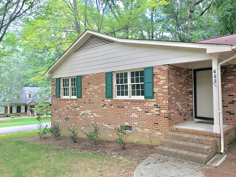 720 Clarion Dr — Photo 4