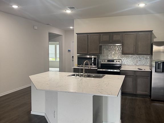 5th image of 711 Cistern Way
