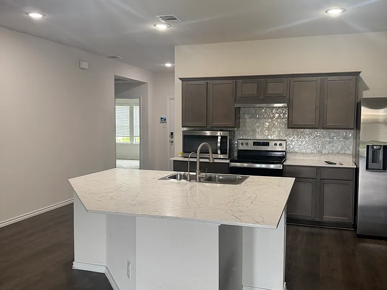 711 Cistern Way — Photo 5