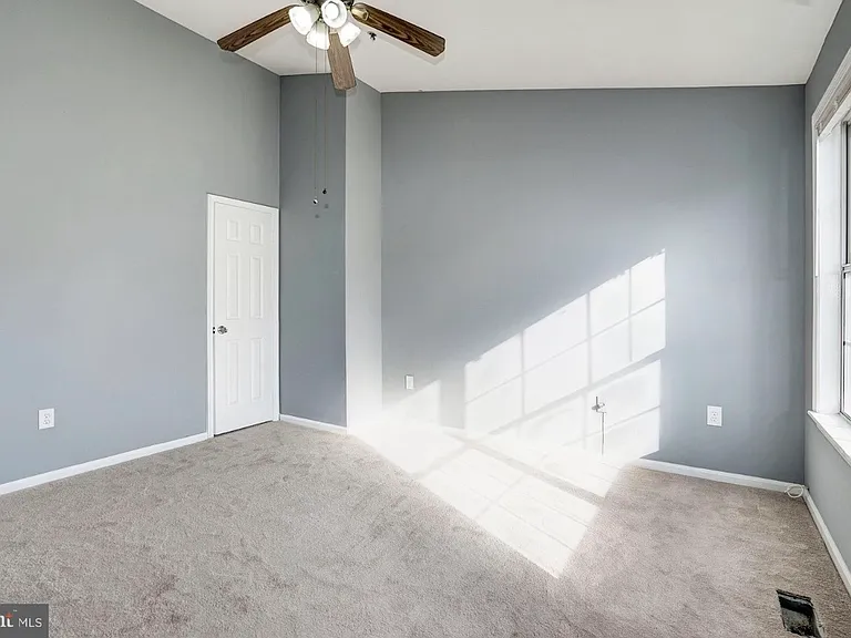 6955 Aquamarine Ct — Photo 10