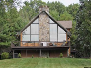 4019 Cullen Dr, Altamont, NY 12009