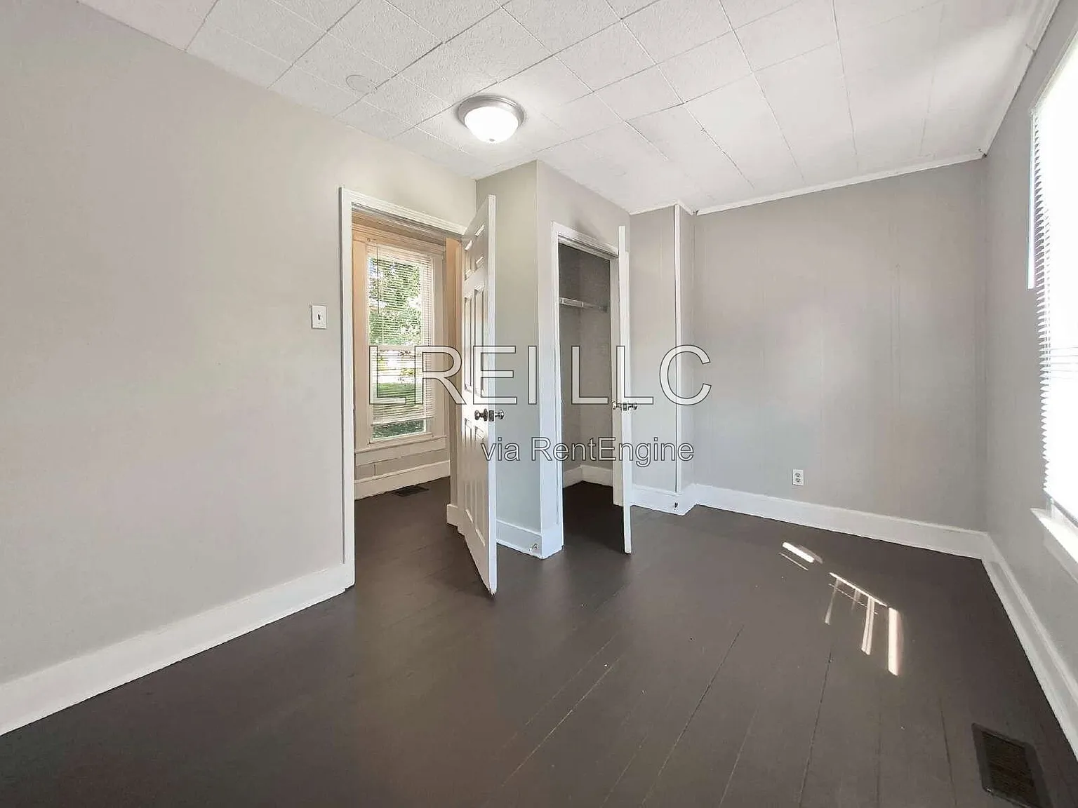 3 bed, 1.0 bath, 1000 sqft, $1,195 — Photo 3