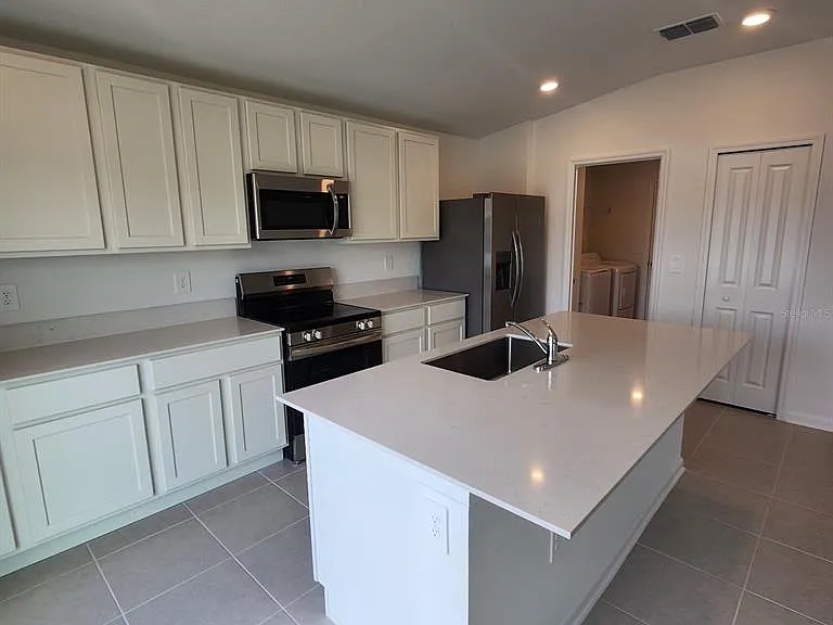 2189 Lasso Loop — Photo 6